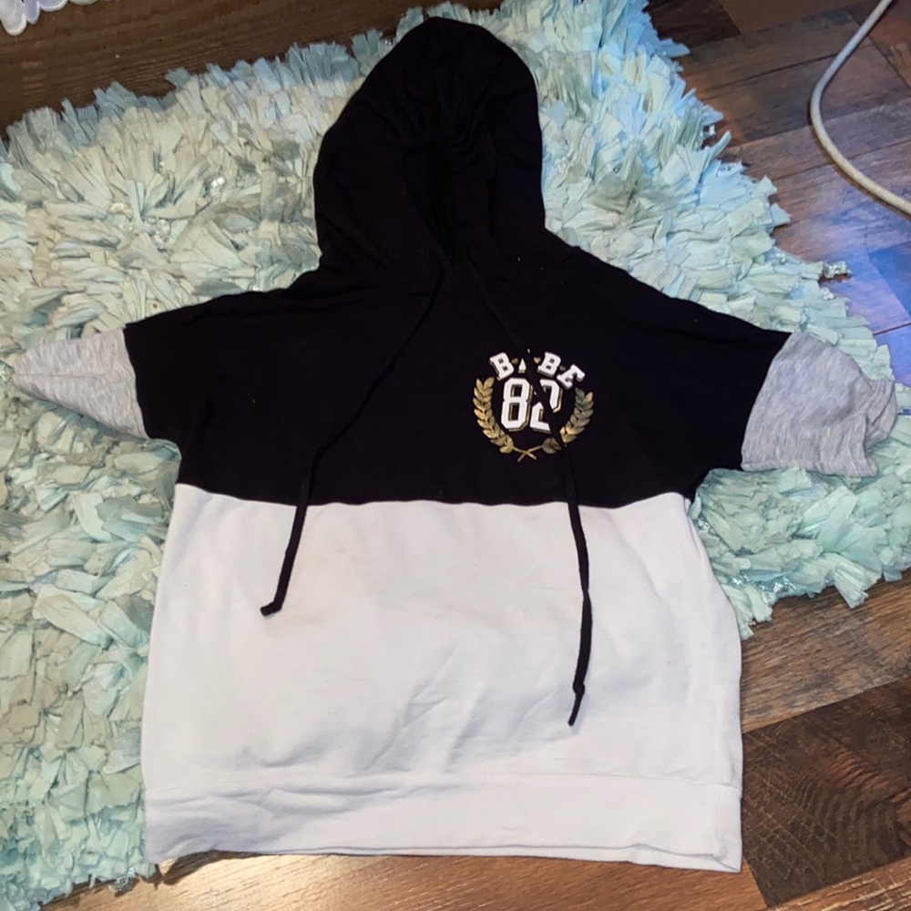 shirt hoodie only been worn a few times